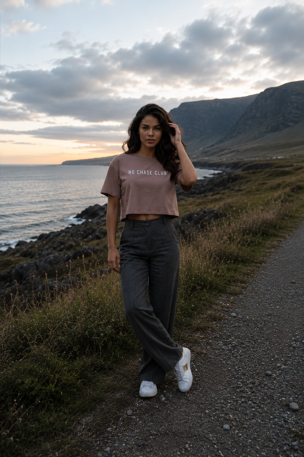 THE NO CHASE CLUB crop top black/pink