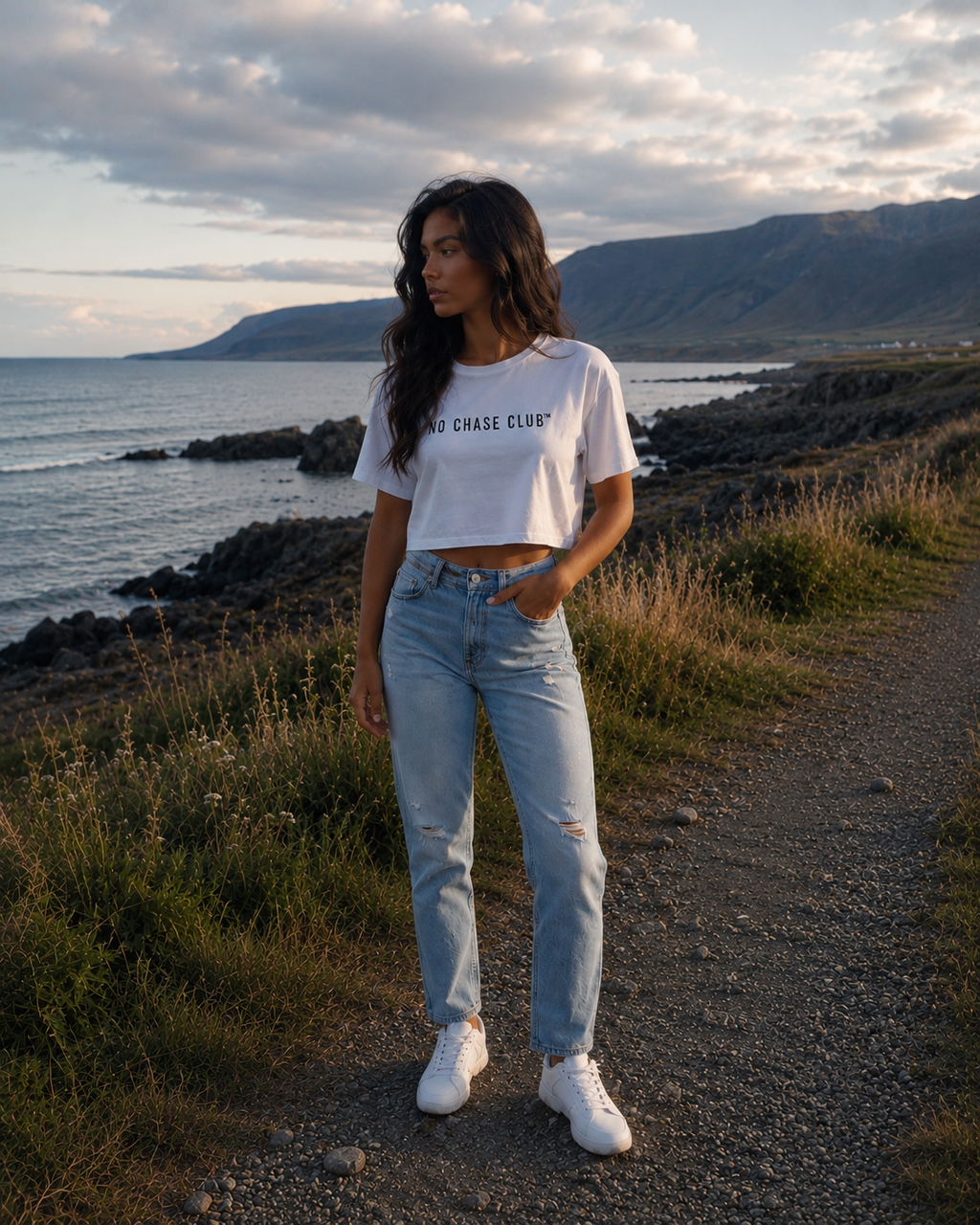 THE NO CHASE CLUB crop top bubblegum pink / white
